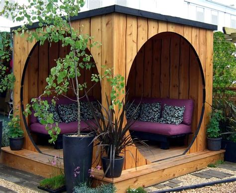 Lovely little sitting area | Garden pods, Backyard, Outdoor backyard