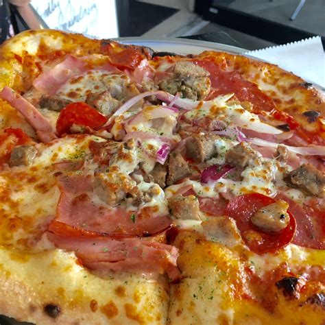 Try Roman-style Pizza at The Pie Orlando — Rona.