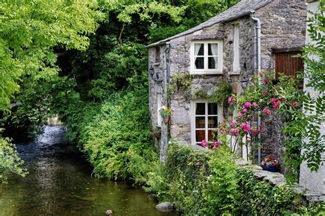 The 20 most beautiful villages in the UK and Ireland | Beautiful villages, Cotswolds, Cotswolds ...