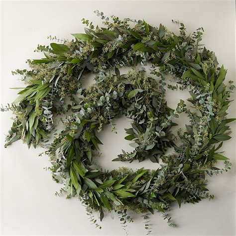 Fresh Eucalyptus + Bay Leaf Garland | Leaf garland, Fresh wreath ...