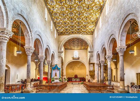 La Cathédrale Au Centre Historique D'Otranto Image stock - Image du médiéval, voûtes: 63145489