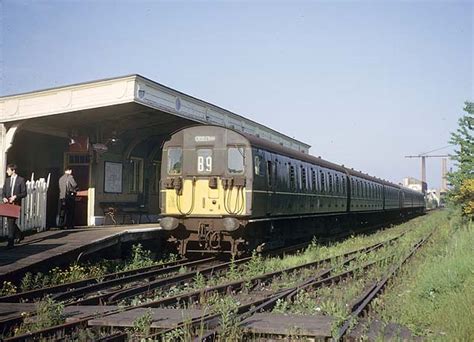 Disused Stations: Croxley Green Station