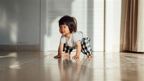 When do babies start walking? Baby's first steps - Today's Parent