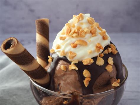 Chocolate Sundae - Keep Calm And Eat Ice Cream