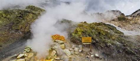 Naples surroundings: Pozzuoli’s Solfatara - inside the Volcano ...