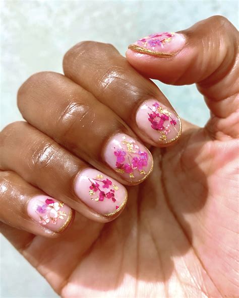 pressed flower nails Olive Nails, Spring Nails 2020, Popular Nail Art, Different Nail Designs ...