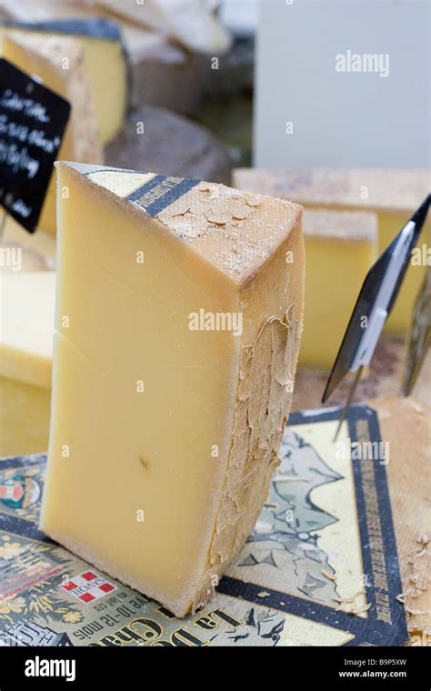 cheese farmers market Stock Photo - Alamy