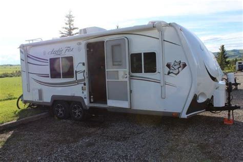 Late 2013 Arctic Fox 22H Travel Trailer in great condition for Sale in ...