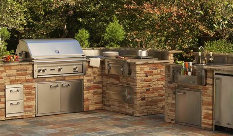 Choosing a Professional Barbecue Grill for your Outdoor Kitchen ...