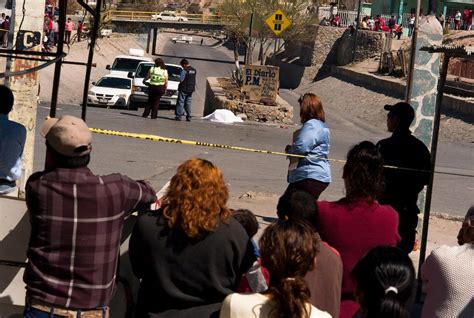 Juárez: Messages, Murders - Hearing Voices