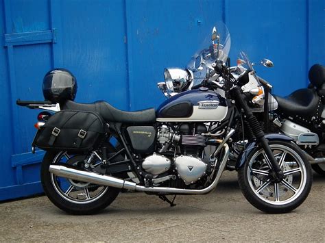 Bonneville SE | 2010 Triumph Bonneville SE 865 Twin | kenjonbro | Flickr