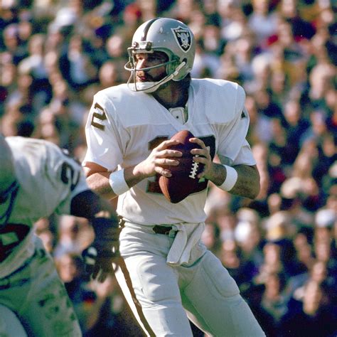 Ken Stabler, former Oakland Raiders quarterback, dies