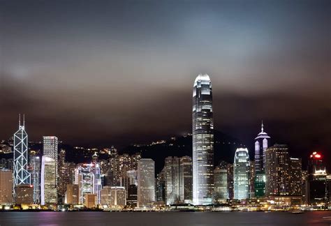 The spectacular Hong Kong skyline | Velvet Escape
