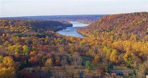 The Best Places to See Fall Foliage in the Delaware River Towns | PA & NJ