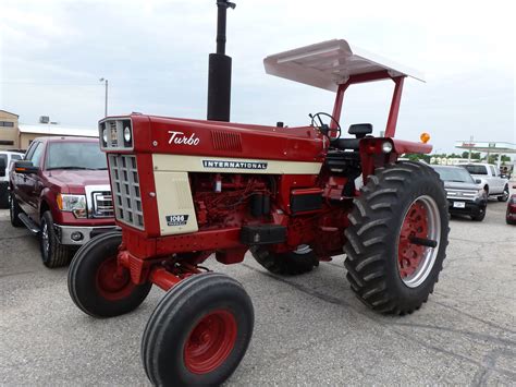 International 1066 | International harvester tractors, Classic tractor ...