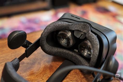 Valve Index VR Headset Review by Engadget - FunkyKit