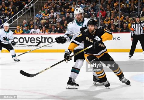 Erik Karlsson Penguins Photos and Premium High Res Pictures - Getty Images