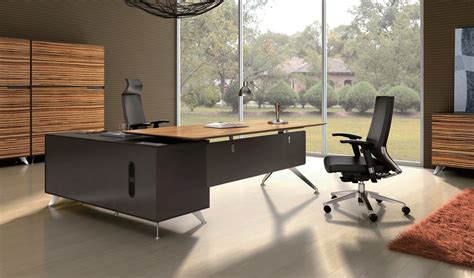 The Best Models of Desks for Your Office : Boss's Cabin