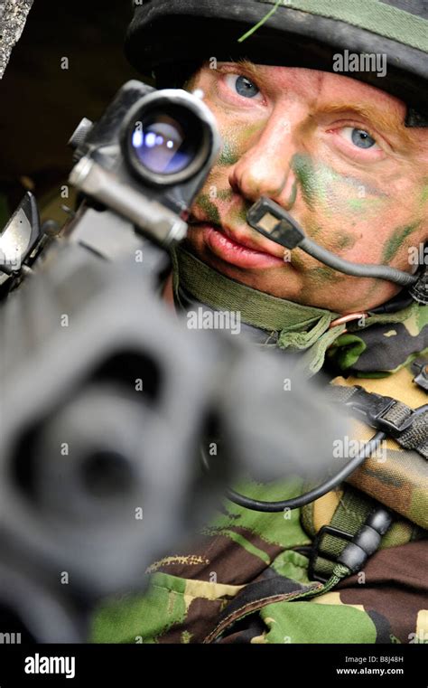 British army soldier training for war Stock Photo - Alamy