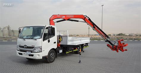 A Fassi F65B.0.22 crane on Hino truck in Dubai - Fassi Crane