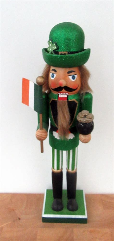 (KURT ALDER) (15 INCHES TALL) IRISH NUTCRACKER WITH FLAG AND POT OF GOLD | Novelty christmas ...