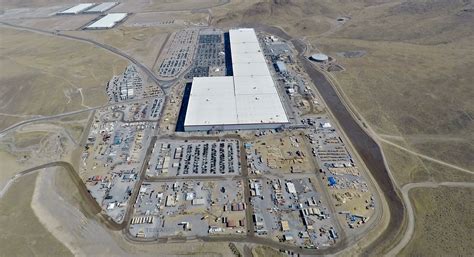 Tesla, Nevada Governor welcome in USA Parkway connecting Gigafactory ...