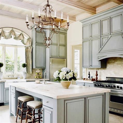 Traditional Kitchen Cabinets [ Photos & Tips for 2022 ] | Country kitchen designs, French ...