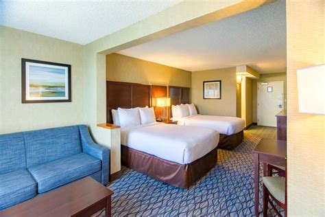 Clarion Hotel Anaheim Resort | Secure Your Hotel, Self-Catering, or Bed ...