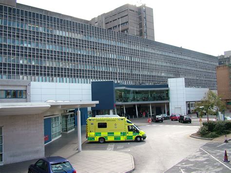 File:Royal Liverpool University Hospital.jpg - Wikimedia Commons