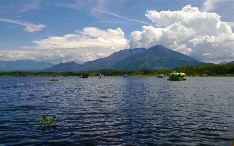 Tempat Wisata Di Garut Situ Bagendit | Tempat Wisata Indonesia