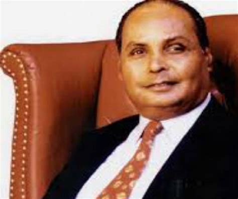 Dhirubhai Ambani Biography - Childhood, Life Achievements & Timeline