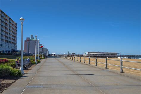 15 Amazing Things to do at Virginia Beach Boardwalk - Discover Walks Blog