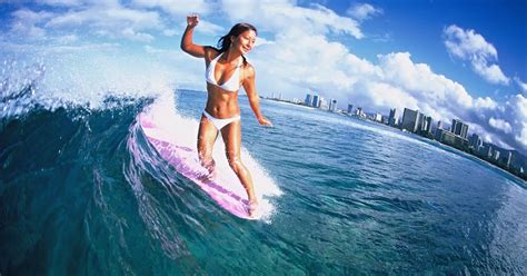 Hawaii: Surfing in Hawaii : What is surfing?