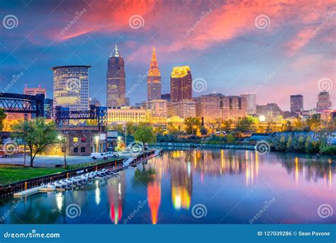 Cleveland, Ohio, USA Skyline Editorial Photo - Image of historic ...