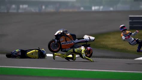 MotoGP 17 | Crash 500cc | Different cameras | Rossi vs Mick Doohan | gameplay - YouTube