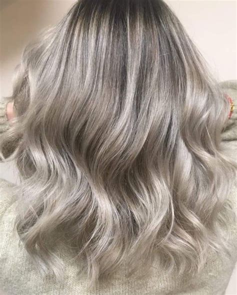 21 Sleek Silver Highlights Hairstyles | StylesRant | Hair highlights, Long hair styles, Hair styles