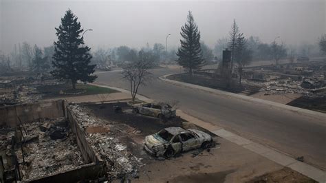 In Fort McMurray, Fire Leaves a Black Line of Destruction - The New York Times