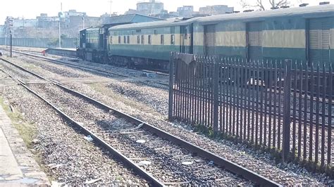 Awam Express Leaving Rawalpindi Railway Station On Chilly and Cold Day of January - Pakistan ...