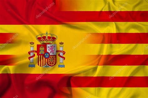 Ondeando Bandera de España y Cataluña — Foto de stock #53932323 © PromesaStudio