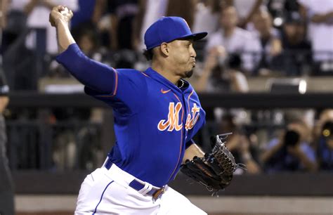 Mets closer Edwin Diaz dominates in four-out save