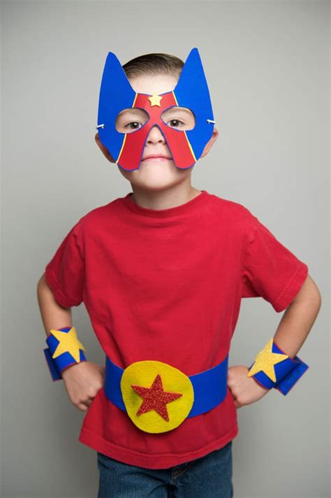 DIY Simple No-Sew Superhero Costume Craft