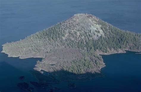 Crater Lake Volcano, USA, Volcano Photo