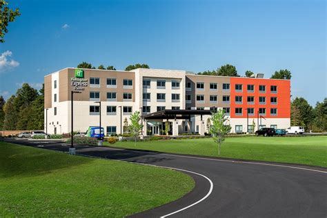 HOLIDAY INN EXPRESS & SUITES QUEENSBURY - LAKE GEORGE AREA - Updated 2021 Prices & Hotel Reviews ...