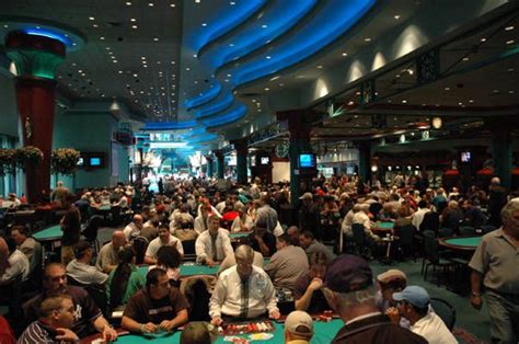 Foxwoods Poker Room Review – Play In The Largest Room In The World