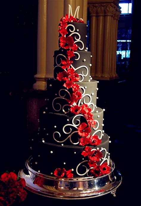 Red Wedding Theme: Red, Black and White Wedding Cakes for Red Theme Wedding