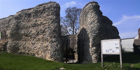 Saffron Walden Castle - Phoenix FM