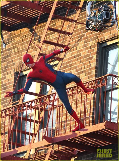 Tom Holland Performs His Own 'Spider-Man' Stunts on NYC Fire Escape!: Photo 3771879 | Marvel ...