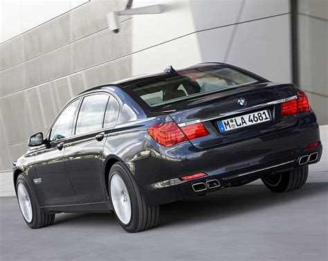 IMAGES: Narendra Modi chooses BMW 7 Series as his official car - Rediff ...