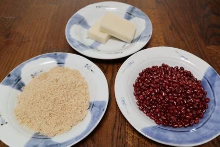 Grandma's favorite Oshiruko recipe! Japanese sweet red bean soup with mochi.