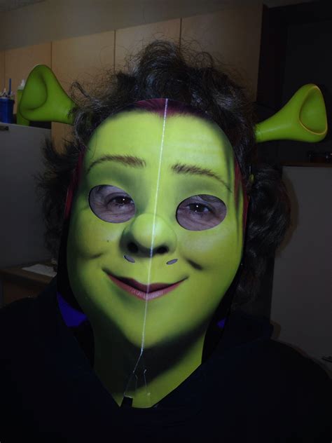 Scared Shrekless Wendys Kids Meal Toy , Shrek/Fiona Mask | Wendys kids meal, Halloween face ...